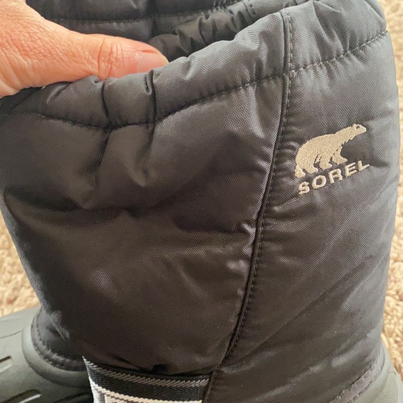 Sorel insulated pull on boots size 4 - Picture 7 of 8